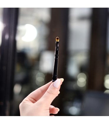 Pincel de Labios con Capucha