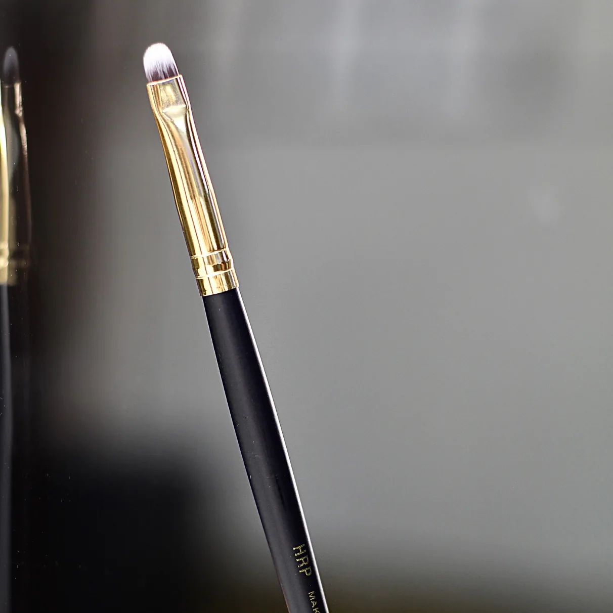 V010 PINCEL LABIOS